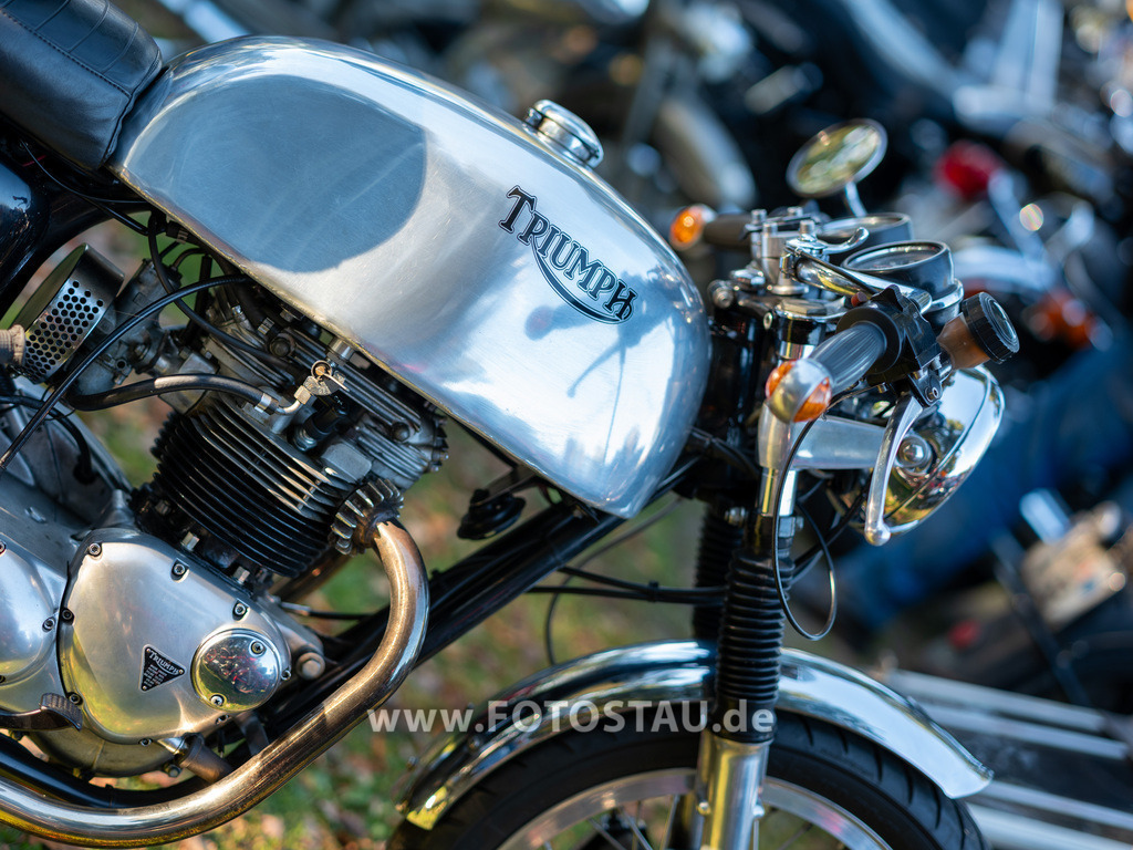 20251018-00117 | Erleben Sie hier die Faszination der klassischen Fahrzeuge in Bildern und lassen sich begeistern! - Realisiert mit Pictrs.com