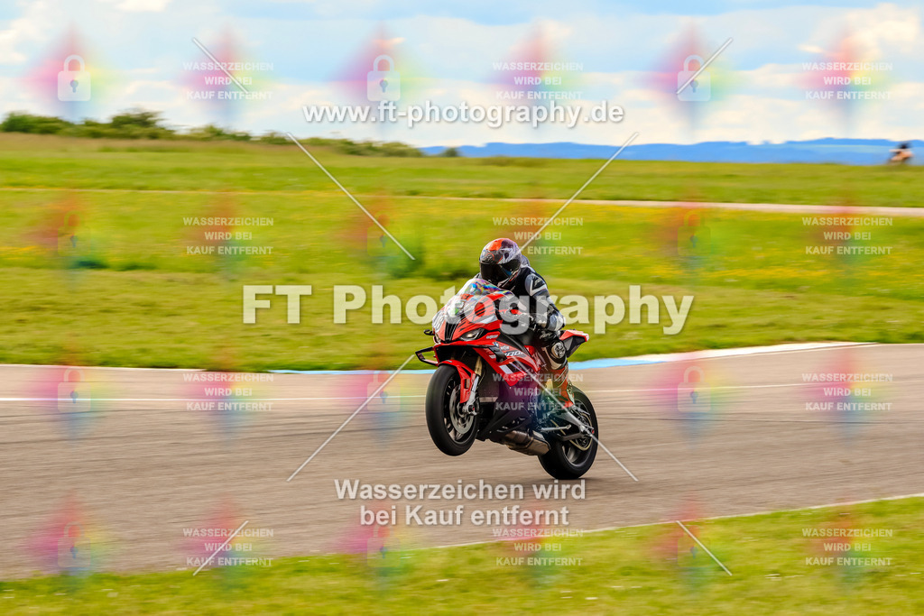 MotoTeam-1385 | Hier findet Ihr Bilder von Touristenfahrten auf der Nürburgring Nordschleife oder von anderen Veranstaltungen die ich besucht habe. Viel Spass beim Durch Schauen 