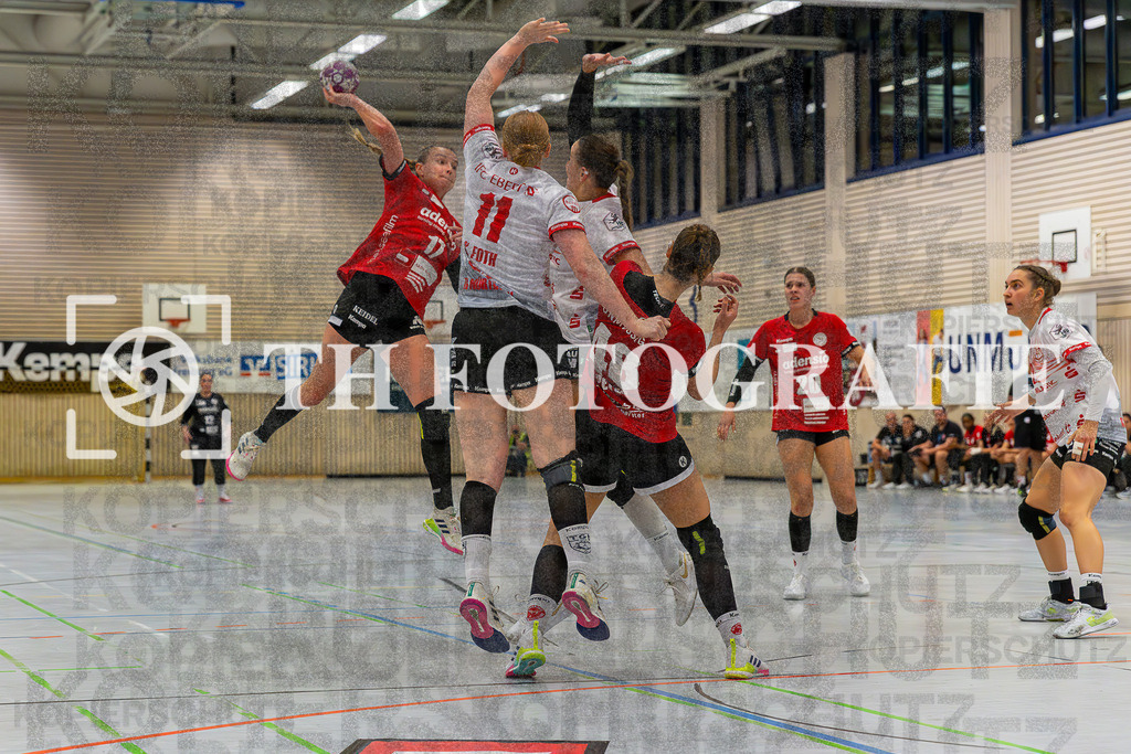 DEU, HSG Freiburg - TG Nuertingen, Handball, 2. Handball-Bundesliga, Saison 2023/2024, 04. Spieltag, Saison 2023/2024, 07.10.2023 | Julia von Kampen (HSG Freiburg, #14) beim Wurfversuch.

DEU, HSG Freiburg - TG Nuertingen, Handball, 2. Handball-Bundesliga, Saison 2023/2024, 04. Spieltag, Saison 2023/2024, 07.10.2023

Foto: Eibner-Pressefoto/Thomas Hess