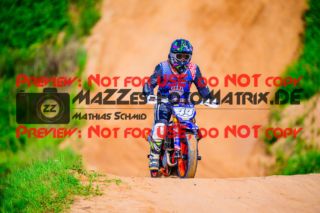 MaZZes_FotoMatrix_240511_6007705_9943 | UE40