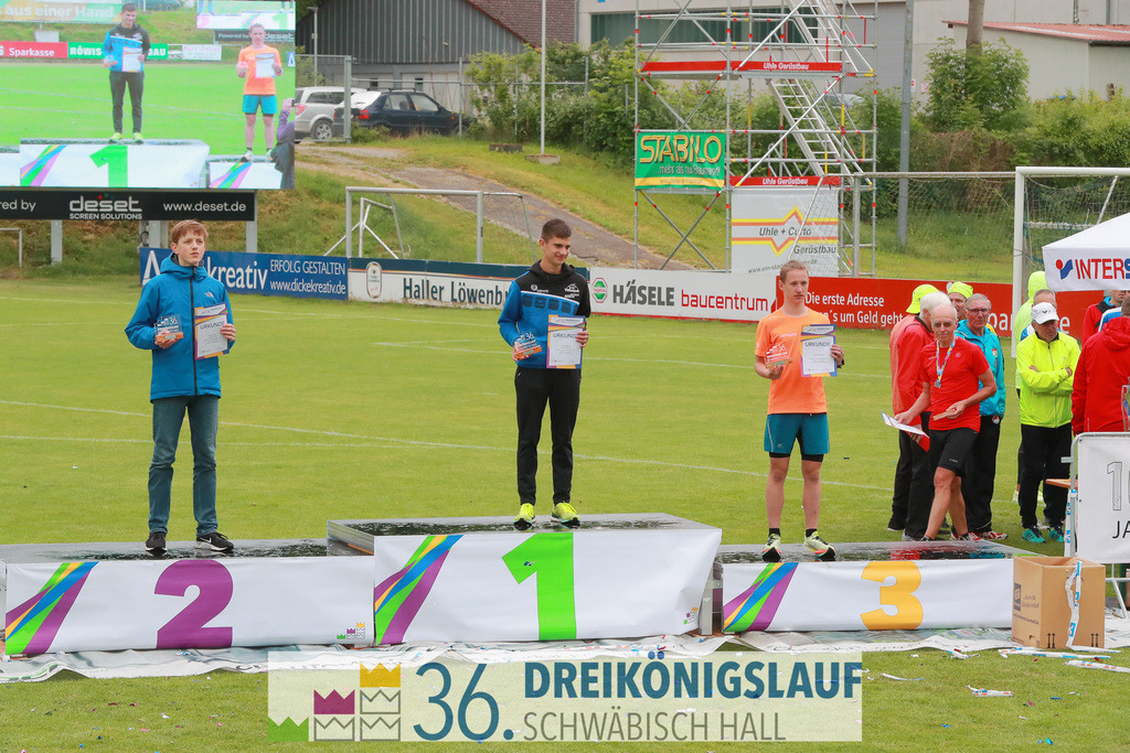 Siegerehrung Optima Sport Park | 3königslauf 2022 Siegerehrung - Realisiert mit Pictrs.com
