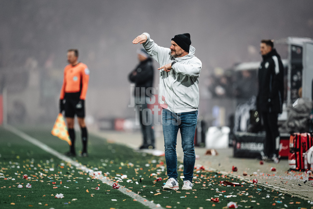 Fußball | Männer | Saison 2025/2026  | Fußball-Bundesliga | 11. Spieltag | FC St. Pauli vs. 1. FC Union Berlin | 23.11.2025 | Trainer Steffen Baumgart (1. FC Union Berlin) gibt Anweisungen