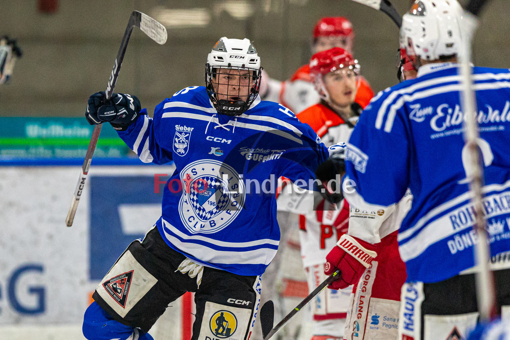 Achtelfinale Spiel 1 SC Forst vs EV Pegnitz ICE DOGS | Eishockey Landesliga Playoffs 2023/2024, Achtelfinale Spiel 1 SC Forst vs EV Pegnitz ICE DOGS, 20240218,
Tor Magnus OSTLER (Nature Boyz 22),
2024-02-18 in Peißenberg (Eisstadion)
22 Magnus OSTLER (Nature Boyz 22)
Copyright: WolfgangxLindner foto-lindner.de