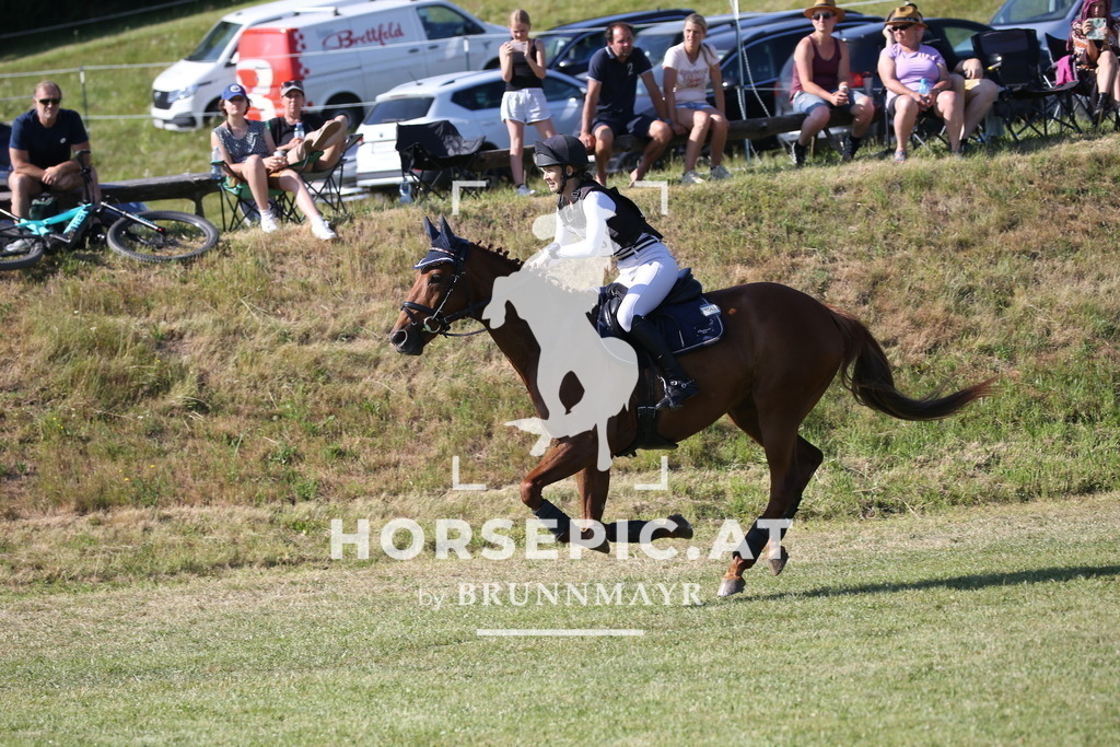 DL2Q2125 | Willkommen bei Brunnmayr - Design & Fotografie – Ihrem Spezialisten für Reitturniere und Pferdeveranstaltungen in Oberösterreich, Salzburg und Bayern! Seit über 17 Jahren sind wir leidenschaftlich dabei.