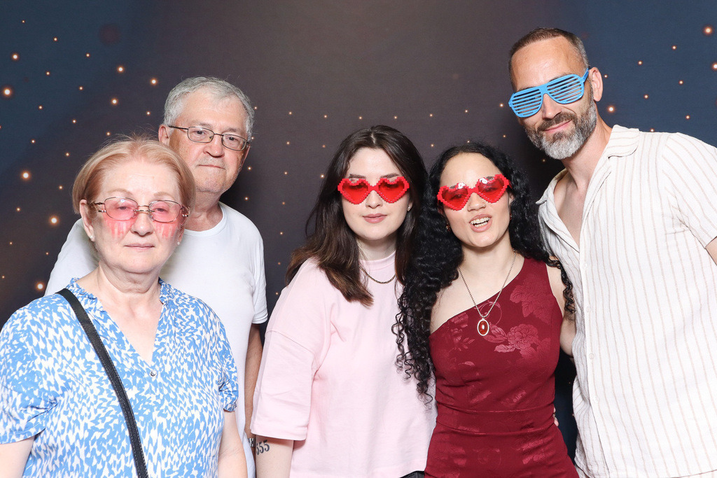 ZD260628112736-136 | Fotoshop von zweidimensional Fotografie. Ihr Fotograf im Aargau. Abzüge von Ihrem Fotobox Event bestellen.Abzüge von Ihrem Hochzeit bestellen.Abzüge von Ihrem Schulfotograf bestellen.