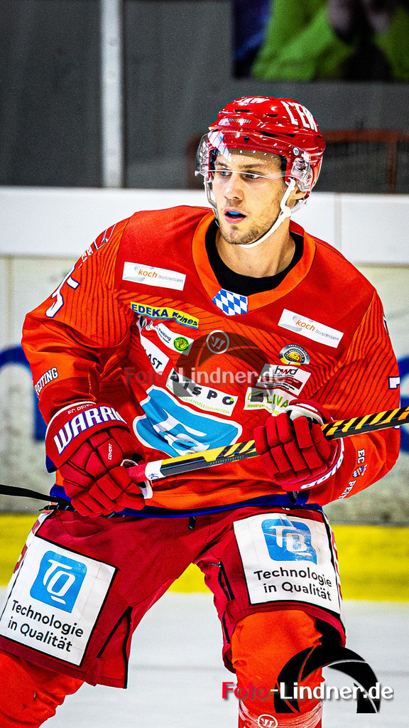 EC Peiting vs Höchstadter EC Alligators | Eishockey Oberliga Süd 2023/2024, EC Peiting vs Höchstadter EC Alligators
Niklas GREIL (ECP 75) in Aktion,
2023-10-01 in Peiting (Eisstadion)
75 Niklas GREIL (ECP 75)
Copyright: FotoLindner