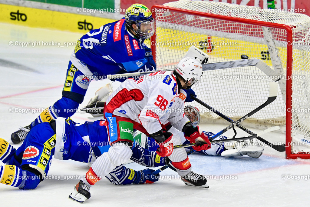 EC IDM Wärmepumpen VSV vs. EC KAC  | #98 Obersteiner Daniel EC KAC, #91 WETZL Niklas EC VSV, #96 HOLWAY Patrick EC VSV, #1 Lamoureux Jean Philippe  EC VSV, Tor EC KAC, EC IDM Wärmepumpen VSV vs. EC KAC , EC IDM Wärmepumpen VSV vs. EC KAC  am 27.10.2024 in Villach (Stadthalle Villach), Austria, (Photo by Bernd Stefan)