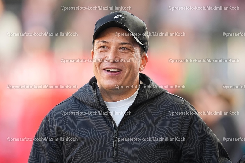 xYDRx24012601017 | 24.01.2026, xydrx, Fußball, 3.Liga, Rot-Weiss Essen - TSV Havelse, Saison 2025 2026, Stadion an der Hafenstraße: Samir Ferchichi (Cheftrainer TSV Havelse)   DFB regulations prohibit any use of photographs as image sequences and or quasi-video. Photo: xYannisxDreimannxPressefotoKochx