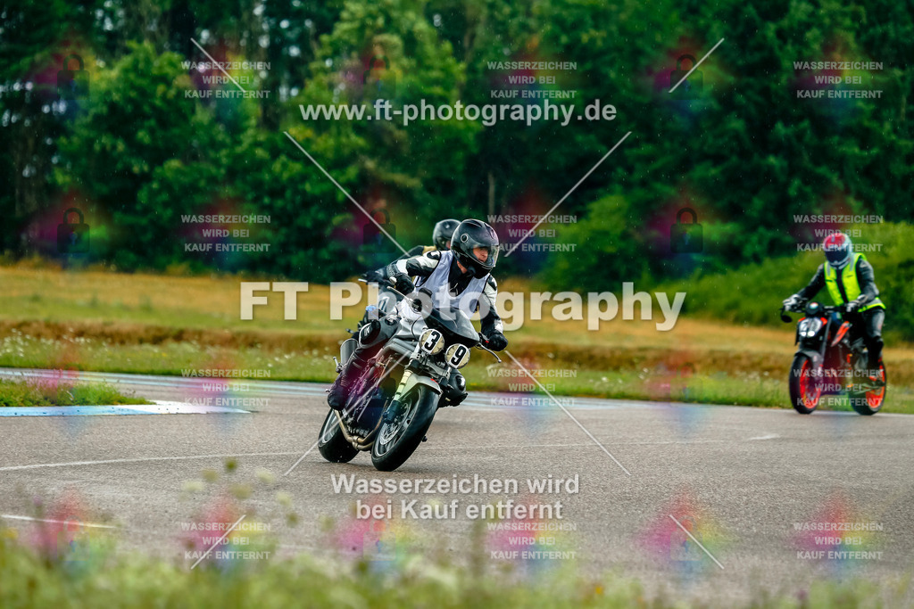 Chambley Juli-1485 | Hier findet Ihr Bilder von Touristenfahrten auf der Nürburgring Nordschleife oder von anderen Veranstaltungen die ich besucht habe. Viel Spass beim Durch Schauen 