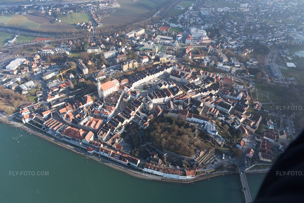 Aerial view: View of the town in Schärding in the state Upper Austria, Austria.Photo: IMG_096043.jpg taken on 12/29/2016 by Werner Riehm/FLY-FOTO.comResolution of the original: 5472 x 3648 px