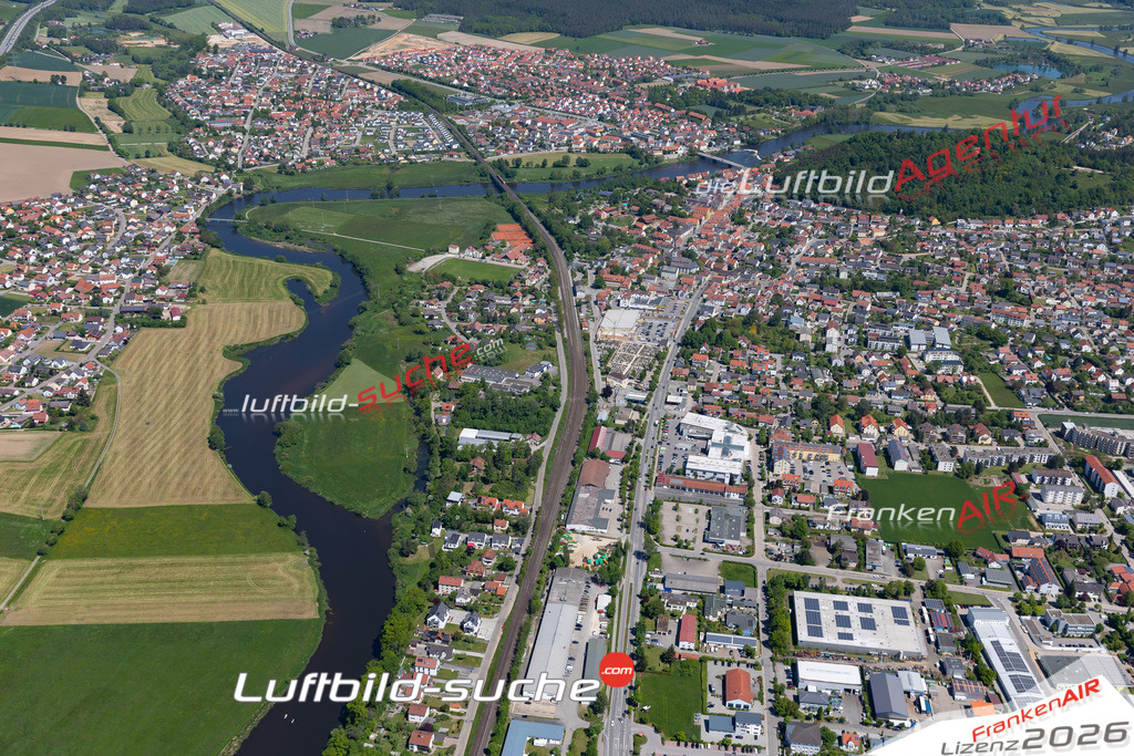 Das Luftbild der Stadt Regenstauf wurde 2021 vom Flugzeug heraus erstellt (keine Drohne) Aufnahmehöhe ca.450 Meter- hohe Bildauflösung und Druck-Qualität garantiert!