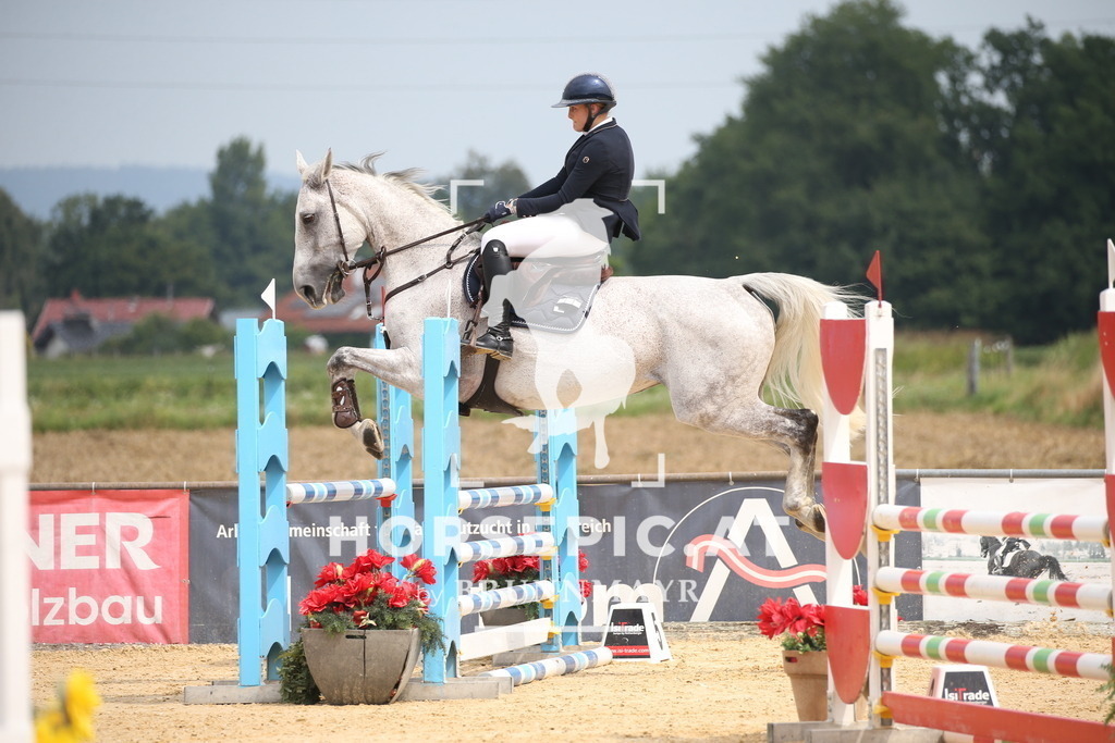 DL2Q3907 | Willkommen bei Brunnmayr - Design & Fotografie – Ihrem Spezialisten für Reitturniere und Pferdeveranstaltungen in Oberösterreich, Salzburg und Bayern! Seit über 17 Jahren sind wir leidenschaftlich dabei.
