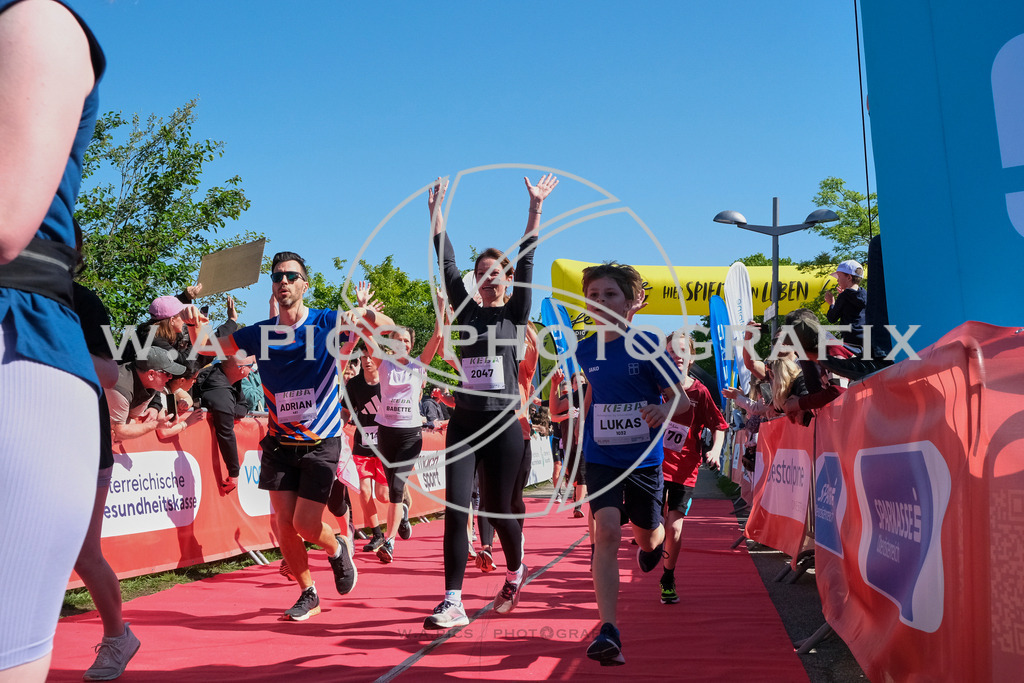 ..... | LINZ,AUSTRIA,27.April 24, Int. 3 Brückenlauf Linz  , Image shows: Photo: WAPICS / Michael ring