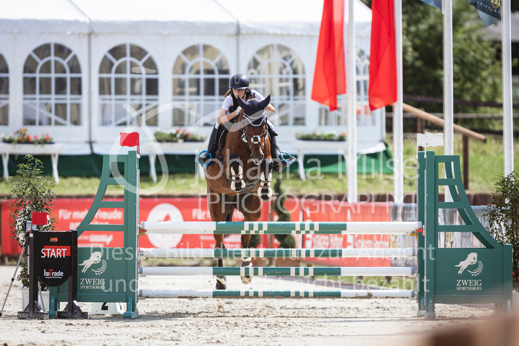 240711_BHO_L-Stil-2-506 | Deine schönsten Turniermomente als professionelle Fotos! Entdecke hochwertige Pferdesport-Fotografie im Online-Shop. Jetzt Fotos finden & bestellen!