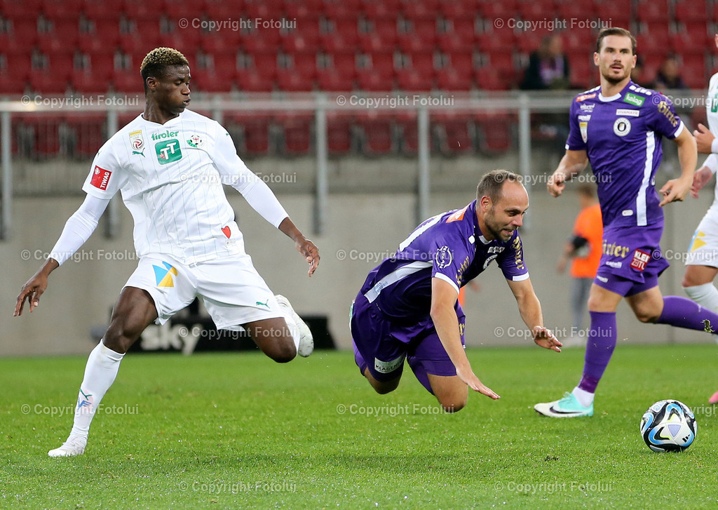 A_LUI_281023_05 | SPORT,FUSSBALL,ADMIRAL BUNDESLIGA AUSTRIA KLAGENFURT-WSG TIROL 28.10.2023
IM BILD: MAHAMADOU (WSG) UND RICO BENATELLI (KLAGENGURT)FOTO: FOTOLUI