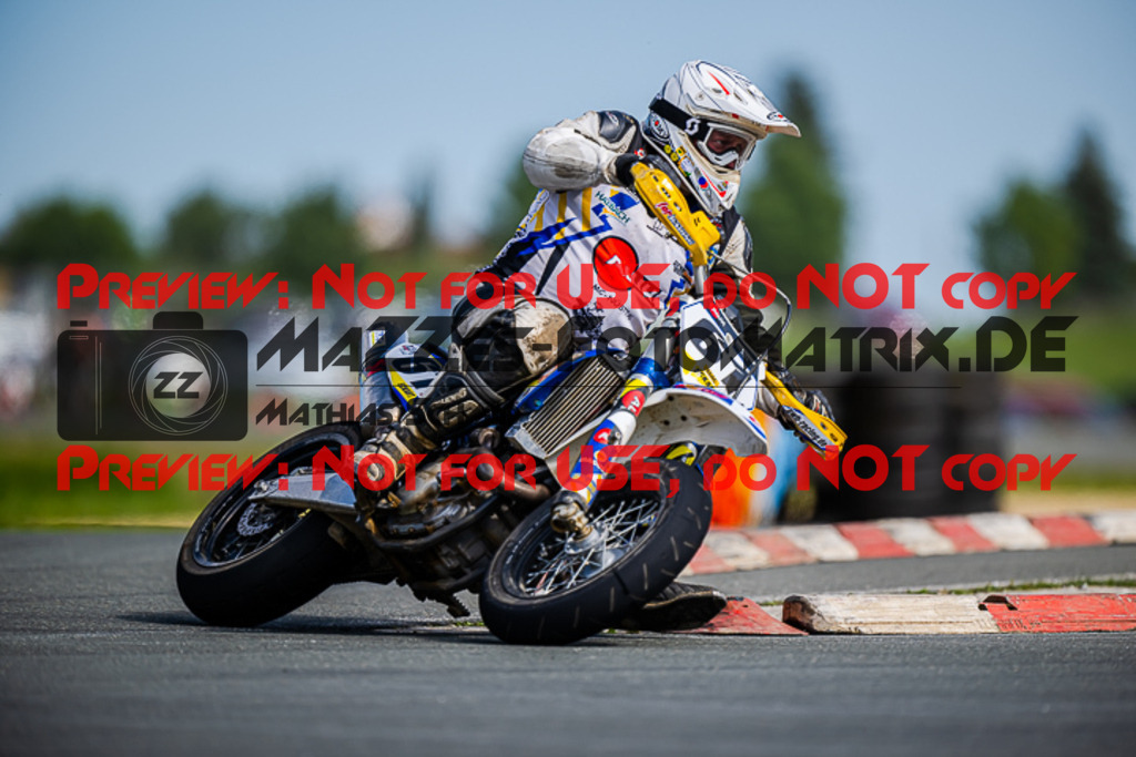 MaZZes_FotoMatrix_220903_3271 | UE40