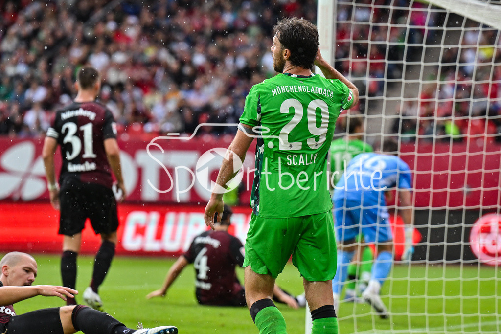 1. FC Nürnberg - Borussia Mönchengladbach | Joseph Michael SCALLY (Borussia Moenchengladbach 29) aergert sich ueber eine vergebene Chance / Torchance / Testspiel: 1. FC Nuernberg - Borussia Mönchengladbach, Max-Morlock Stadion am 26.07.2025 / DFL REGULATIONS PROHIBIT ANY USE OF PHOTOGRAPHS AS IMAGE SEQUENCES AND/OR QUASI-VIDEO