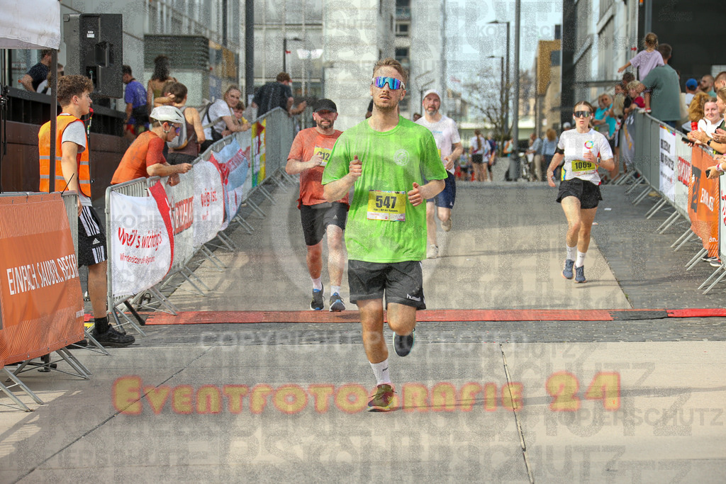 250920_1528_EX1_9593 | Sportfotografie im Rhein-Sieg Kreis, Köln, Bonn, NRW, Rheinland Pfalz, Hessen, etc. Unser Tätigkeitsfeld umfasst den Laufsport vom Volkslauf über den Marathon, Duathlon, Triathon bis zum Ultralauf wie Kölnpfad Ultra oder Schindertrail.