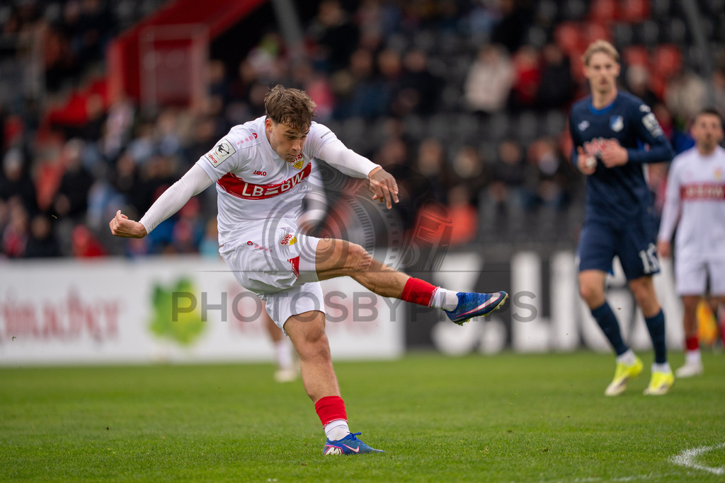 VfB Stuttgart II vs. TSG Hoffenheim II, Fussball, 3. Liga, 26. Spieltag, 15.03.2026 | Christopher Olivier (VfB Stuttgart II, #24),VfB Stuttgart II vs. TSG Hoffenheim II, Fussball, 3. Liga, 26. Spieltag, 15.03.2026Foto: photosbyphips/Philip Ziegler