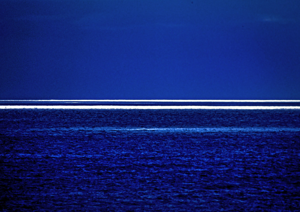 Fuerteventura_Atlantic-Trilogie_0416a | Atlantik Gran Canaria. Lichtstreif auf azurblauem Meeer. Trilogioe aus 3 Bildern (für SJD,Oberkirch)
