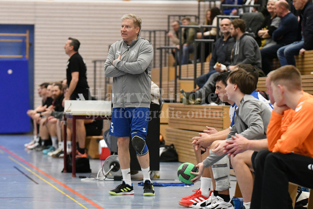 HC Deggendorf :  VfL Waldkraiburg   | Kai-Uwe  Herrlich  (Trainer HC Deggendorf) - Realisiert mit Pictrs.com