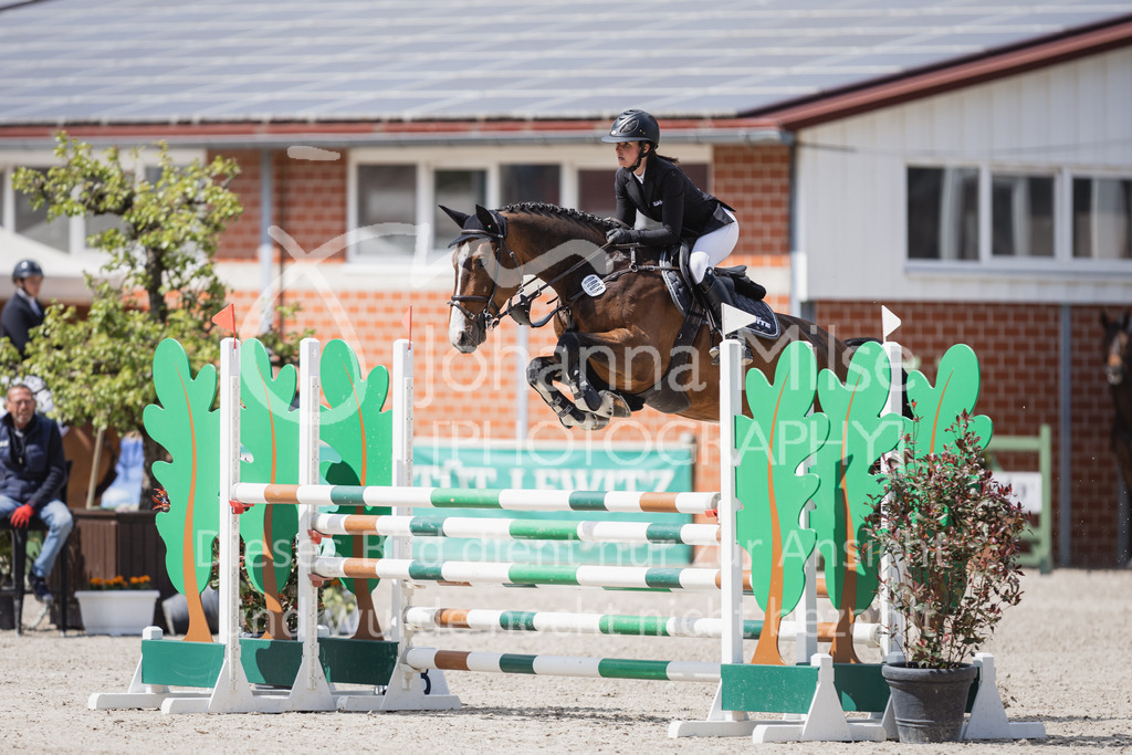 230516_Mühlen_04SprPf-L-402 | Deine schönsten Turniermomente als professionelle Fotos! Entdecke hochwertige Pferdesport-Fotografie im Online-Shop. Jetzt Fotos finden & bestellen!