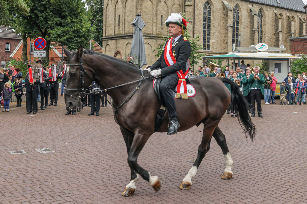 top-top.de 20240706-020 | Foto, Video, Fotografie, Videografie, Fotobox, DJ, Discjockey, Musik, Musikbox, Veranstaltung, Photobooth, Amazon, Ebay, Buchtipp, Bestseller, Autor, Verlag, Buch, Wesel, Hamminkeln, NRW, Dinslaken, Rees, Drohne, Hochzeit, Party, Fotobox, Wesel, Fotograf
