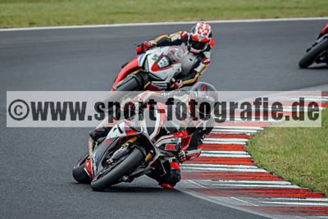 spof7263 | Professionelle Fotos von Sportveranstaltungen, aber auch Hochzeiten und anderen Events. - Realisiert mit Pictrs.com