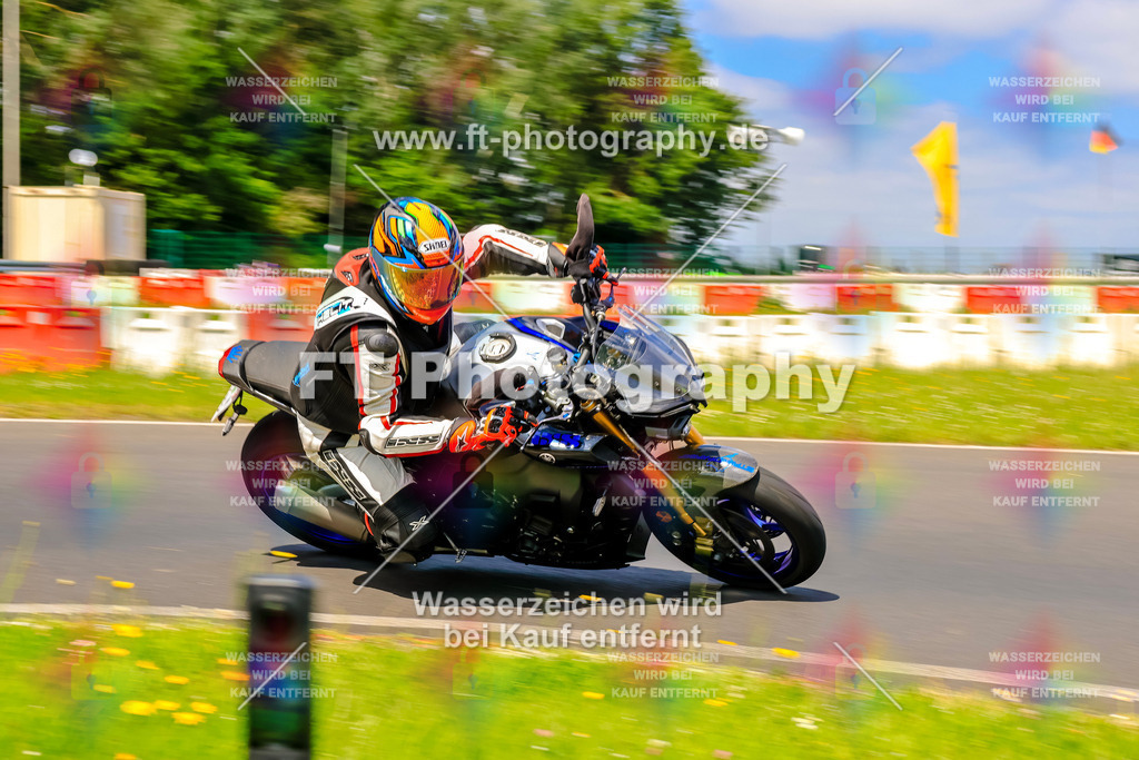 VBK-8000 | Hier findet Ihr Bilder von Touristenfahrten auf der Nürburgring Nordschleife oder von anderen Veranstaltungen die ich besucht habe. Viel Spass beim Durch Schauen 