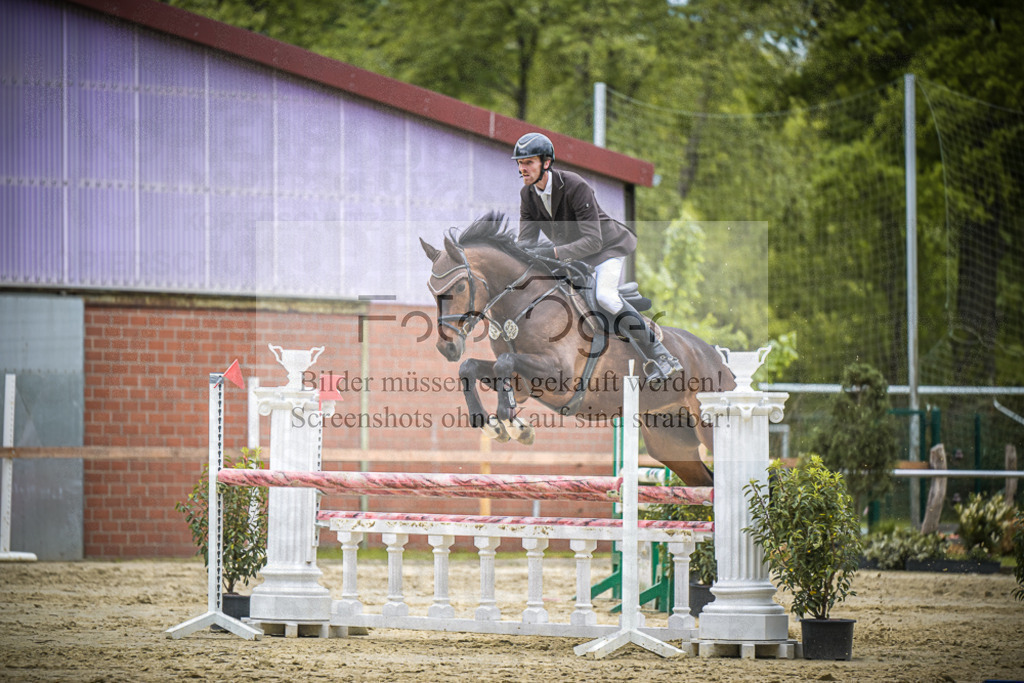 DOS_6362 | Entdecke hochwertige Reitturnierfotos von Foto Oger. Professionell, emotional und authentisch – jetzt Lieblingsmomente im Shop bestellen.Deutschlandweite Turnierfotografie. - Realisiert mit Pictrs.com