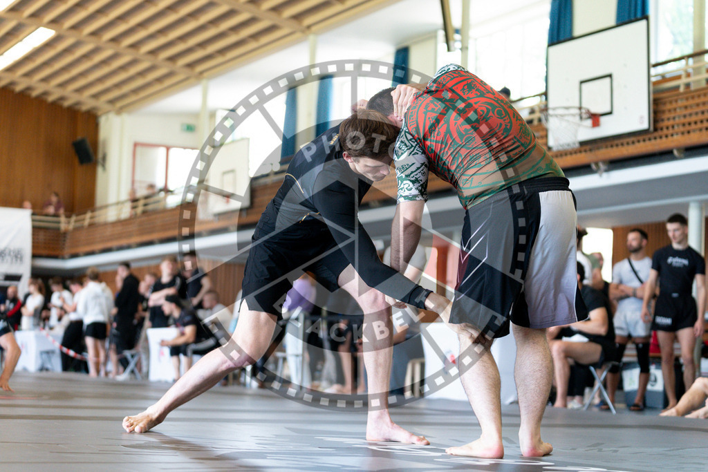 20240608PBB02971 | Fighters compete during the ILLCS VII summer edition luta livre competition in Hannover, Germany, on June 8, 2024.