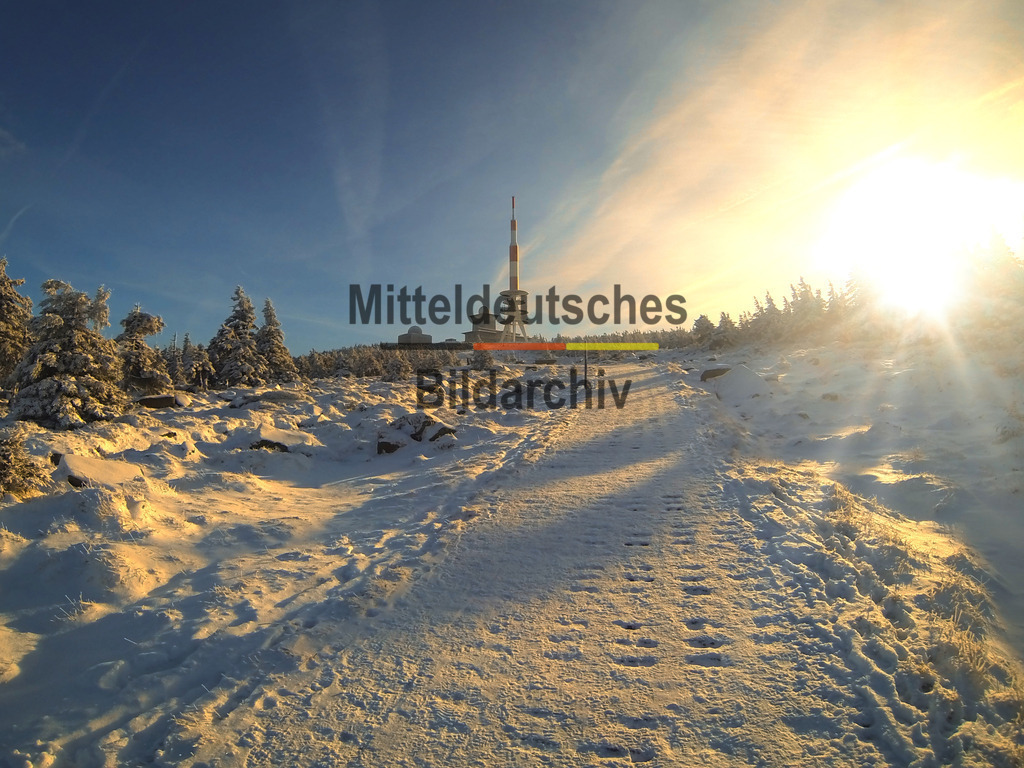 brocken_im_winter_GOPR0083 | Brocken im Winter mit Sonne im Gegenlicht - Realisiert mit Pictrs.com