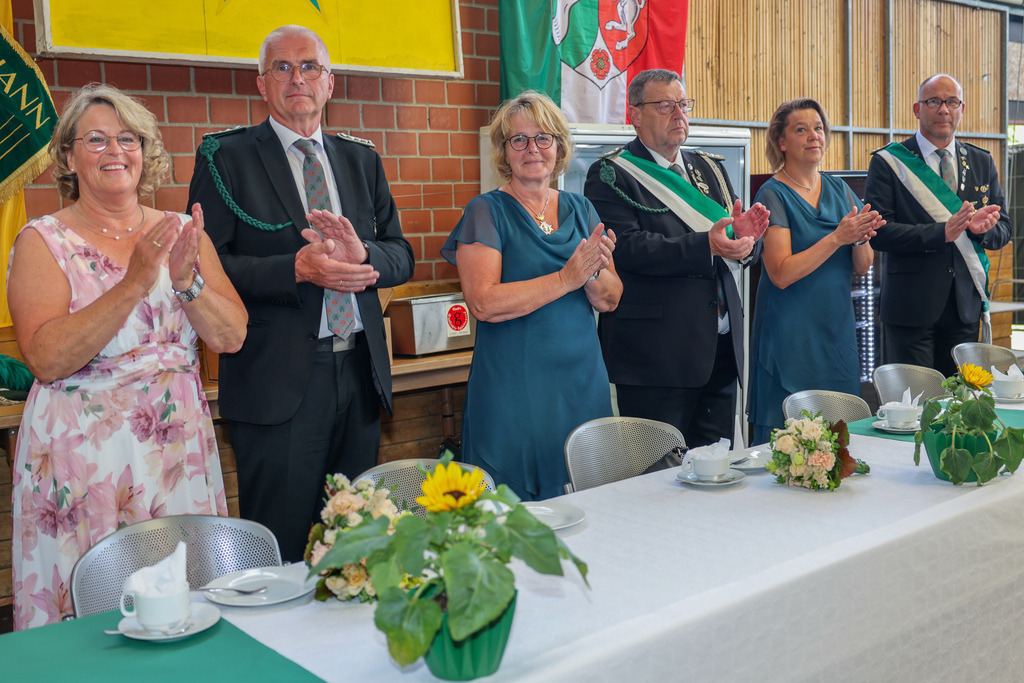 top-top.de-250704-043 | Foto, Video, Fotografie, Videografie, Fotobox, DJ, Discjockey, Musik, Musikbox, Veranstaltung, Photobooth, Amazon, Ebay, Buchtipp, Bestseller, Autor, Verlag, Buch, Wesel, Hamminkeln, NRW, Dinslaken, Rees, Drohne, Hochzeit, Party, Fotobox, Wesel, Fotograf