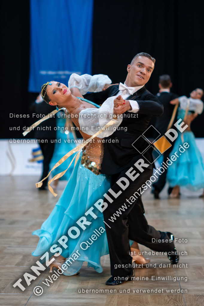 20250118-11326 | Hier finden Sie Tanz Bilder vom Latein und Standard Formationen tanzen. Sportbilder vom Tanzsport. Schöne Fotos und von Weltmeisterschaft, Europameisterschaft, Bundesliga, Regionalliga, Oberliga und Landesliga sowie von GOC Stuttgart, DanceComp, WM Bremen