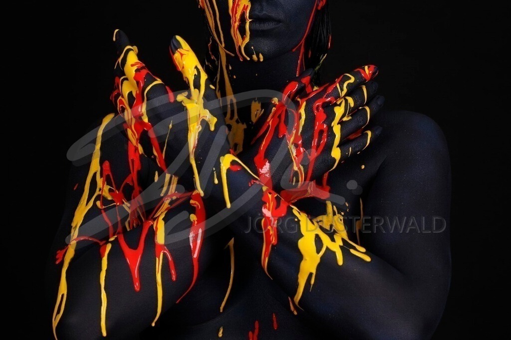 BodyArt-DARKBLUESPLASH_6545 | #015 | Modell: Sonia | Foto: Tschiponnique Skupin - Realisiert mit Pictrs.com