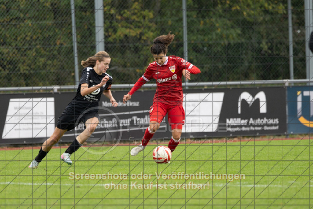 20251012_132547_0409 | #,1.FC Donzdorf (schwarz) vs. VfB Stuttgart II (rot), Fussball, Frauen-Verbandsliga Württemberg, 05. Spieltag, Saison 2025/2026, Rasenplatz Lautertal Stadion, Süßener Straße 16, 73072 Donzdorf, 12.10.2025 - 13:00 Uhr,Foto: PhotoPeet-Sportfotografie/Peter Harich