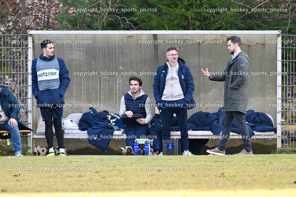 ATUS Velden vs. SPG LASK Amateure OÖ | Spielerbank ATUS Velden, Headcoach ATUS Velden Marcel Günther Kuster, Masseur ATUS Velden Benjamin Buser, ATUS Velden vs. SPG LASK Amateure OÖ, ATUS Velden vs. SPG LASK Amateure OÖ am 07.03.2026 in Velden (Wald Arena Velden), Austria, (Photo by Bernd Stefan)