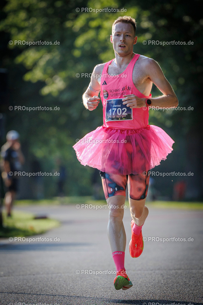 Sparda-Bank Nachtlauf Bonn; Bonn, 18.06.2025 | Impressionen vom Sparda-Bank Nachtlauf Bonn am 18.06.2025 in Bonn (Nordrhein-Westfalen). 