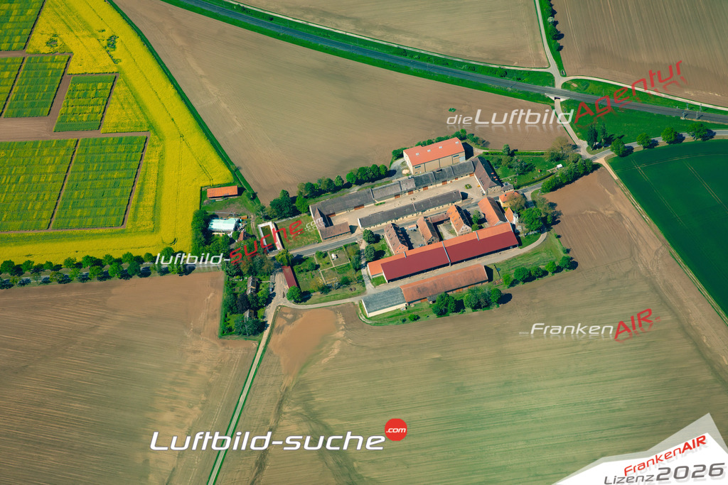 Das Luftbild zeigt : Seligenstadt bei Würzburg Prosselsheim - Die Luftaufnahme wurde 2024 vom UL-Flugzeug aus erstellt ( keine Drohne ) - Hochauflösende Luftaufnahme - Für grossformatige Ausdrucke geeignet. Die Geschenkidee !Mit Lizenz und Bildrechte bestellbar