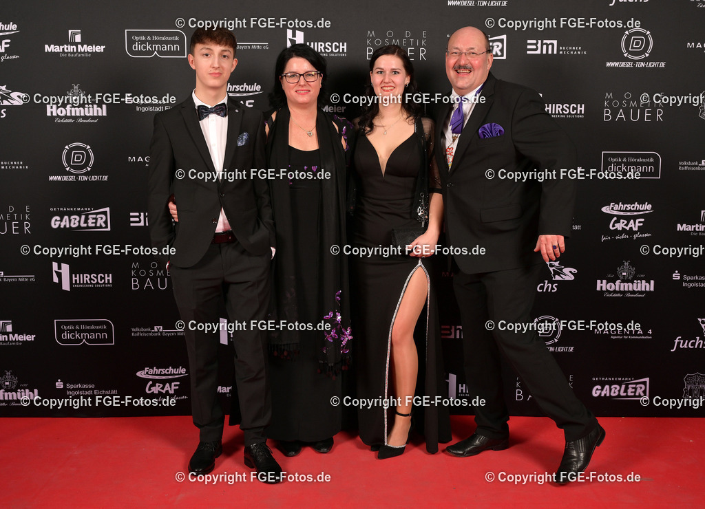 20240114-fge-fotos-0514 | Eröffnungsball der FGE am 14.01.2024 im Alten Stadttheater in Eichstätt. - Realisiert mit Pictrs.com