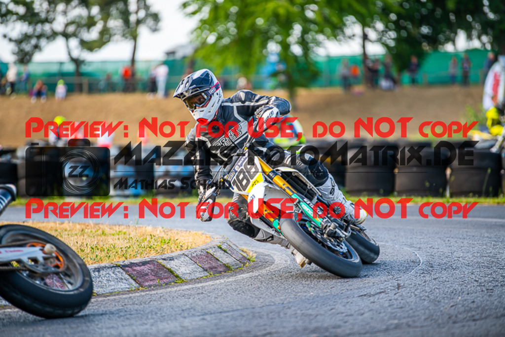 MaZZes_FotoMatrix_220528_6015-2 | Fotograf Mathias Schmid
Sportfotograf,
Eventfotograf,
Hochzeitsfotograf,
Portraitfotograf