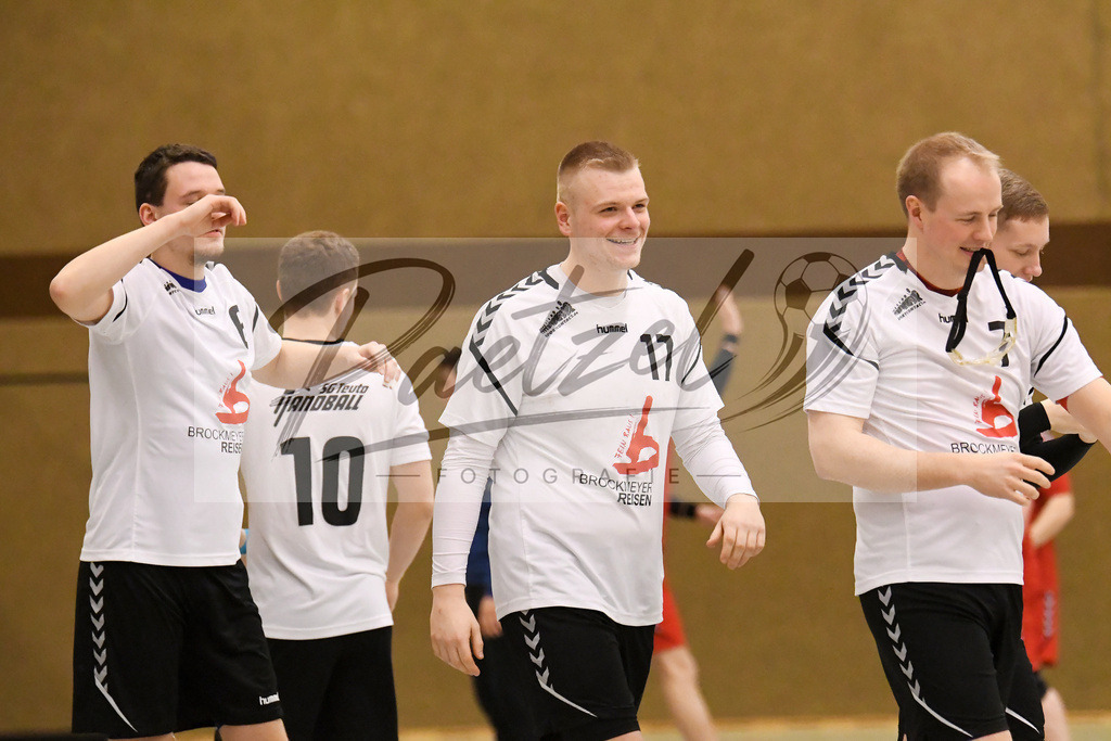 20200125_TEURWD_0003 | Handball, Herren:   beim Spiel der Landesklasse Süd zwischen SG Teuto Handball vs. RW Damme am 25.01.2020 in der Sporthalle-Gellenbeck in Hagen a.T.W., Deutschland.(Foto von Nico Paetzel) - Realisiert mit Pictrs.com