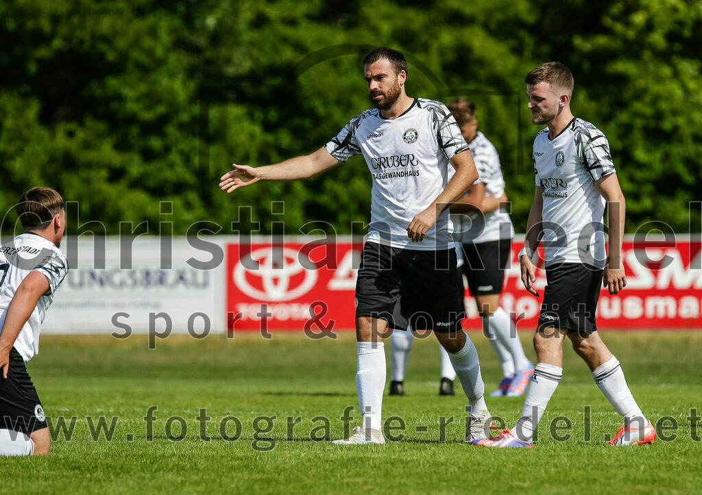 2023-07-09_055_FC_Moosinning_II_gegen_FC_Herzogstadt | Moosinning, Deutschland, 09.07.2023:
Fußball, Kreisliga 2023 / 2024, Testspiel, FC Moosinning II gegen FC Herzogstadt, Endergebnis: 2:1

Foto: Christian Riedel / fotografie-riedel.net