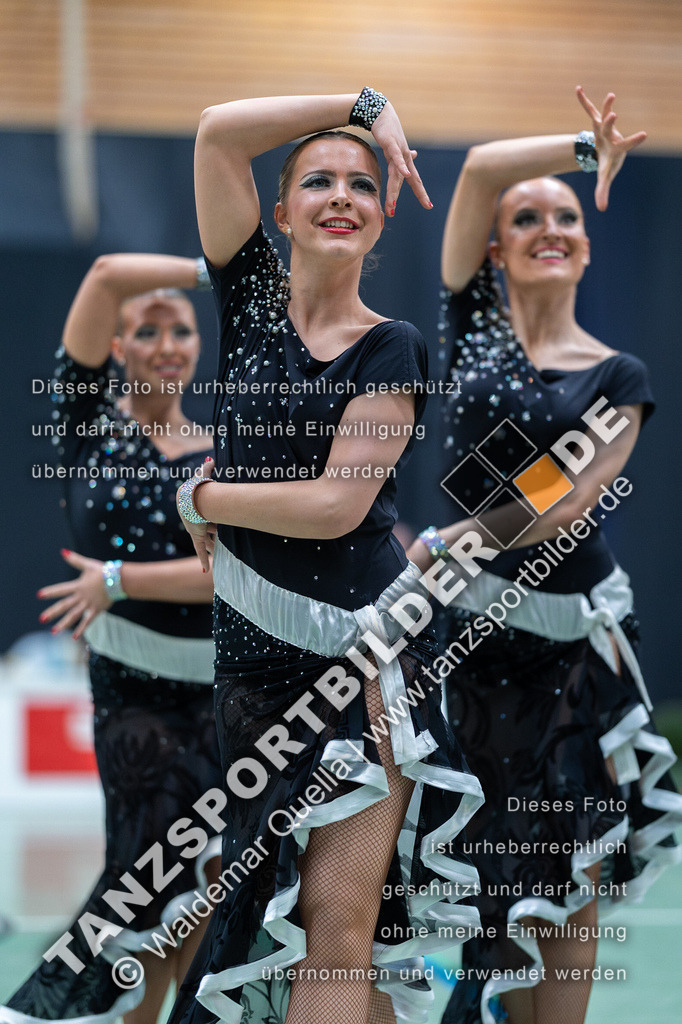 20230325-10425 | Hier finden Sie Tanz Bilder vom Latein und Standard Formationen tanzen. Sportbilder vom Tanzsport. Schöne Fotos und von Weltmeisterschaft, Europameisterschaft, Bundesliga, Regionalliga, Oberliga und Landesliga sowie von GOC Stuttgart, DanceComp, WM Bremen