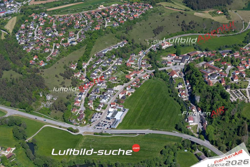 Das Luftbild der Stadt Deuerling wurde 2021 vom Flugzeug heraus erstellt (keine Drohne) Aufnahmehöhe ca.450 Meter- hohe Bildauflösung und Druck-Qualität garantiert!