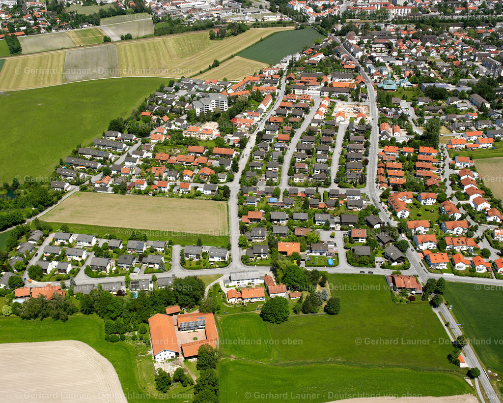 2600546 | ALTöTTING 09.06.2006 Wohngebiet einer Einfamilienhaus- Siedlung  in Altötting im Bundesland Bayern, Deutschland // Single-family residential area of settlement  in Altötting in the state Bavaria, Germany Foto: Gerhard Launer