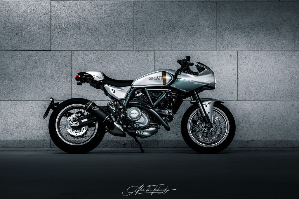Ducati Scramber Formula 73 | Entdecken Sie die faszinierende Welt von Alexander Tschuncky Arts: Kreative Fotografie, atemberaubende Automobilkunst und hochwertiger Bilderdruck. Lassen Sie sich inspirieren! - Realisiert mit Pictrs.com