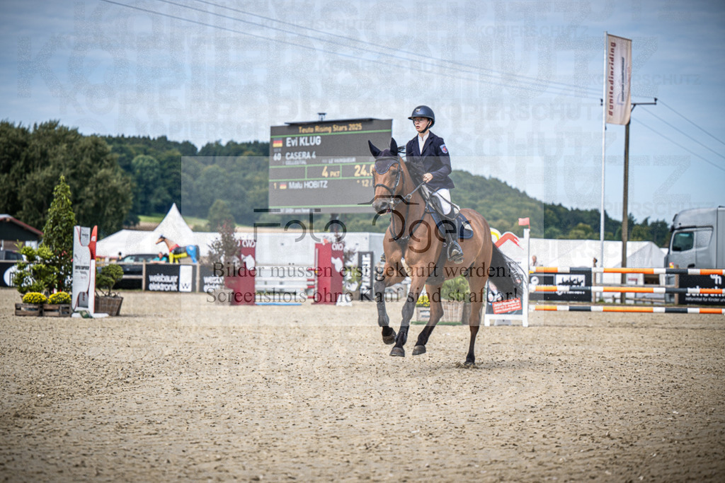 DOS_8839 | Entdecke hochwertige Reitturnierfotos von Foto Oger. Professionell, emotional und authentisch – jetzt Lieblingsmomente im Shop bestellen.Deutschlandweite Turnierfotografie. - Realisiert mit Pictrs.com