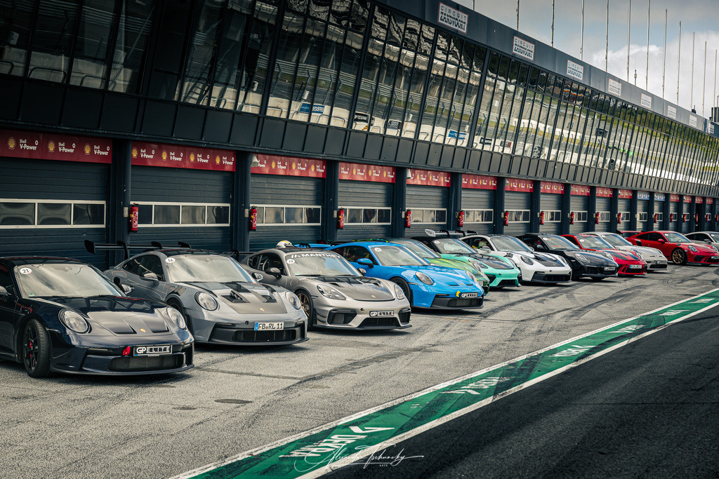 _6PZ6300 _ | Entdecken Sie die faszinierende Welt von Alexander Tschuncky Arts: Kreative Fotografie, atemberaubende Automobilkunst und hochwertiger Bilderdruck. Lassen Sie sich inspirieren! - Realisiert mit Pictrs.com