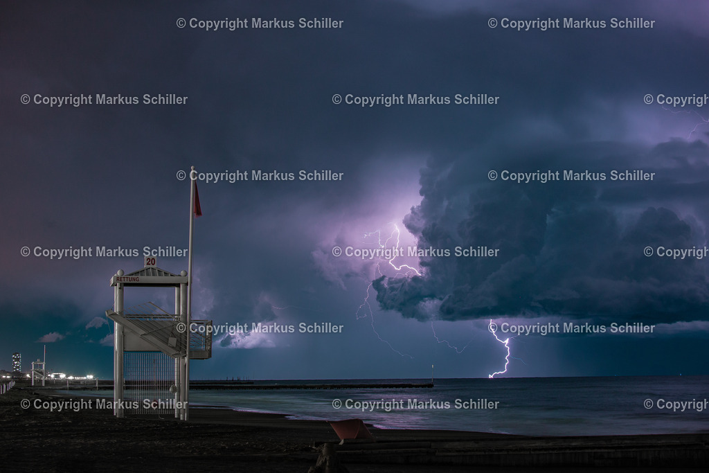 Italy_Sea_Storm | markus-schiller - Realisiert mit Pictrs.com